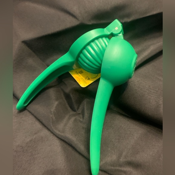 AR+Cook Citrus, Lemon, Lime, Orange Handheld Juicer, NWT, Dishwasher Safe - Picture 1 of 3